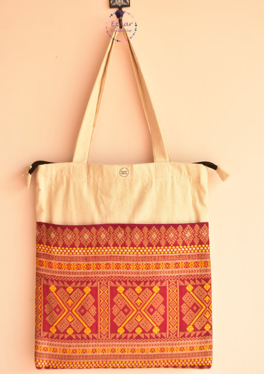 Daily Companion off white Tote bag