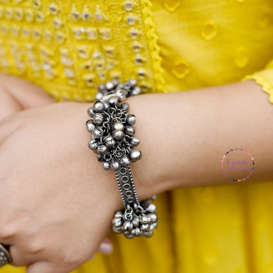 Aadrika Adjustable Bangle