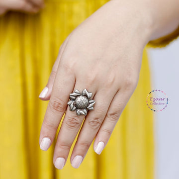 Shalini Finger Ring